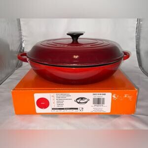 NEW LE CREUSET ENAMELED CAST IRON CERISE RED LIDDED BRAISER CASSEROLE 3.5 QT
